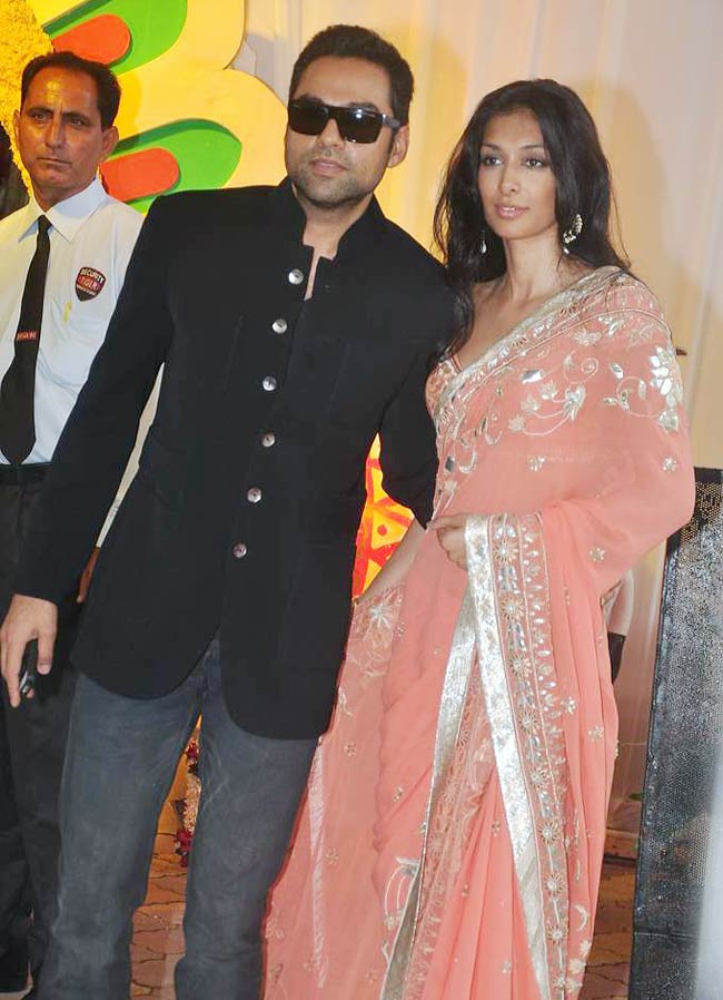 ईशा और भरत तख्‍तानी की शादी की तस्‍वीरें |  संगीत समारोह