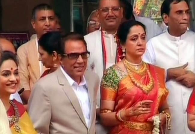 ईशा और भरत तख्‍तानी की शादी की तस्‍वीरें |  संगीत समारोह