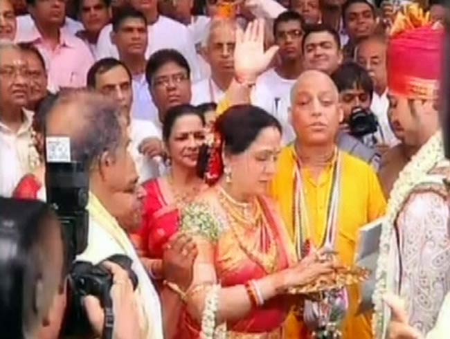 ईशा और भरत तख्‍तानी की शादी की तस्‍वीरें |  संगीत समारोह