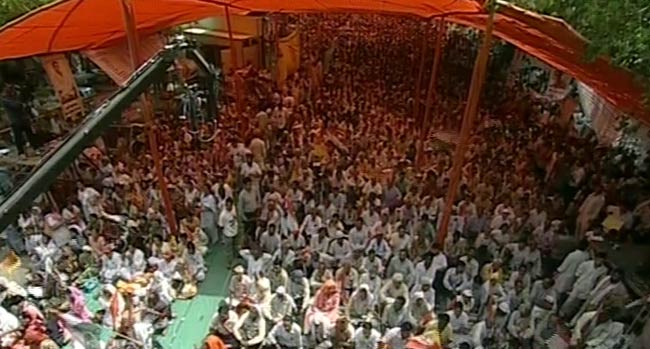 अन्‍ना-रामदेव के अनशन की तस्‍वीरें | बाबा हुए थे गिरफ्तार