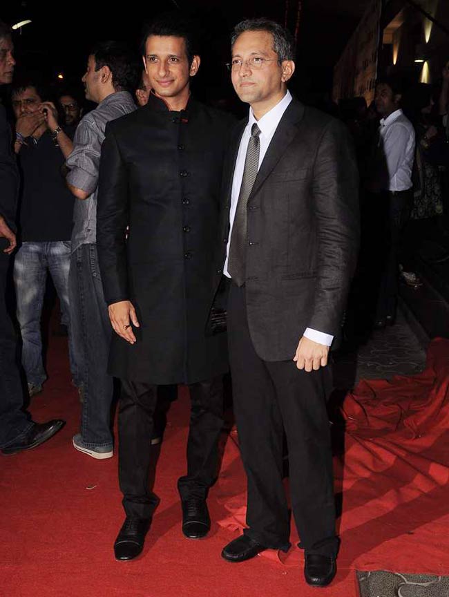 फेरारी की सवारी के प्रीमियर पर पहुंचे सितारे |  आमिर खान