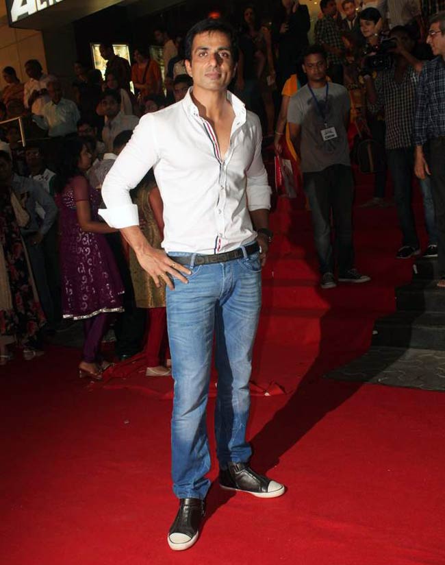 फेरारी की सवारी के प्रीमियर पर पहुंचे सितारे |  आमिर खान