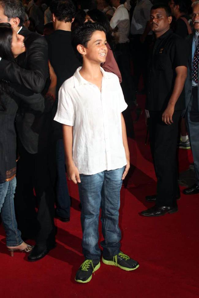 फेरारी की सवारी के प्रीमियर पर पहुंचे सितारे |  आमिर खान