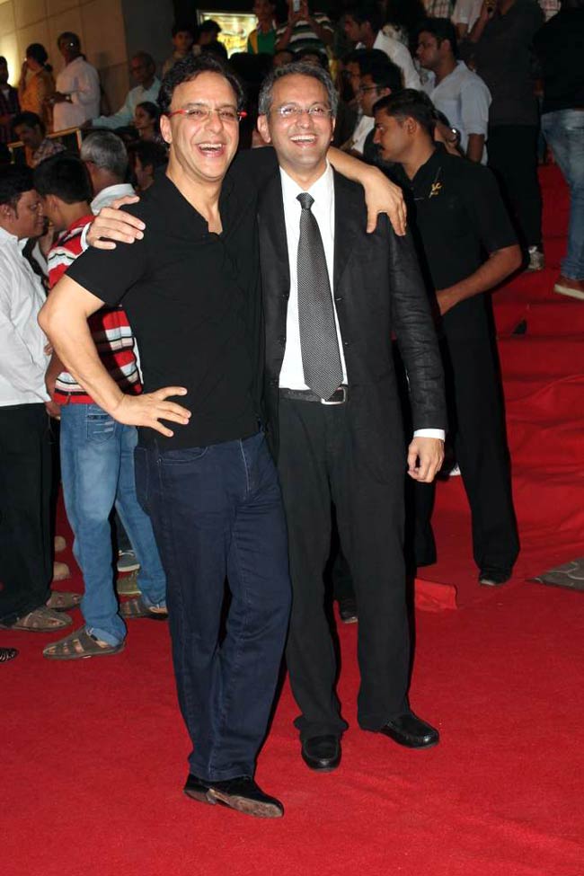 फेरारी की सवारी के प्रीमियर पर पहुंचे सितारे |  आमिर खान