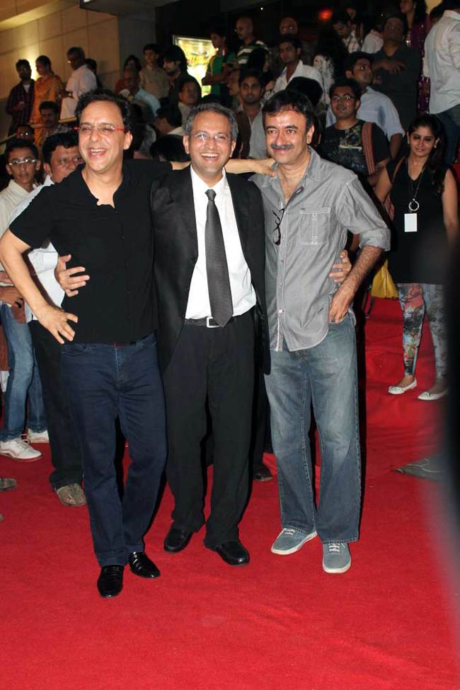 फेरारी की सवारी के प्रीमियर पर पहुंचे सितारे |  आमिर खान