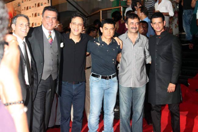 फेरारी की सवारी के प्रीमियर पर पहुंचे सितारे |  आमिर खान