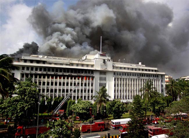 देखिए मुंबई के मंत्रालय में कैसी लगी भीषण आग