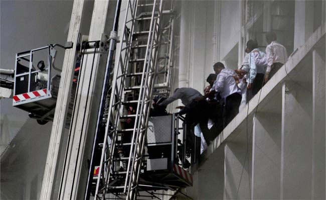 देखिए मुंबई के मंत्रालय में कैसी लगी भीषण आग