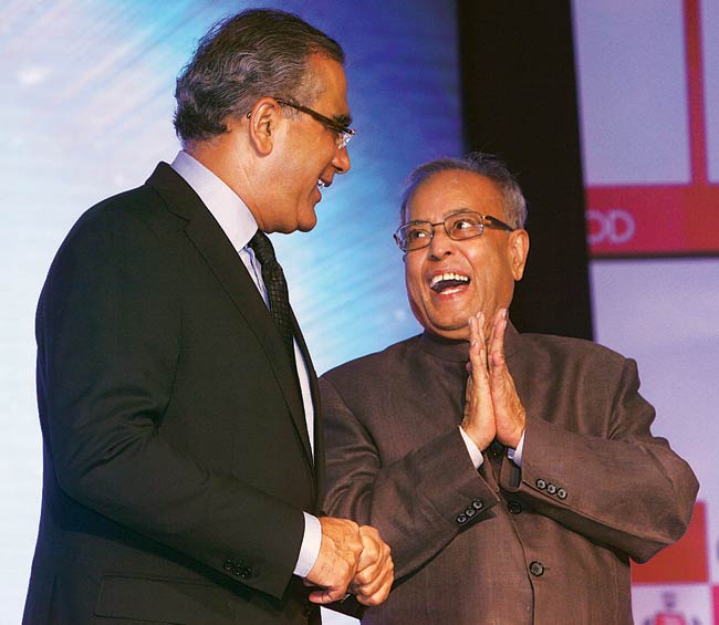 समाजसेवी कॉरपोरेट कंपनियों  को आजतक ने किया सम्मानित