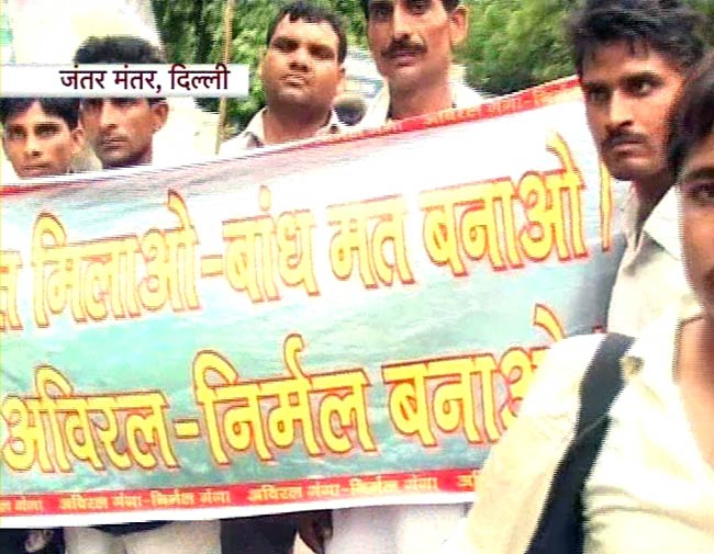 दिल्‍ली में गूंजी 'गंगा बचाओ' की मांग