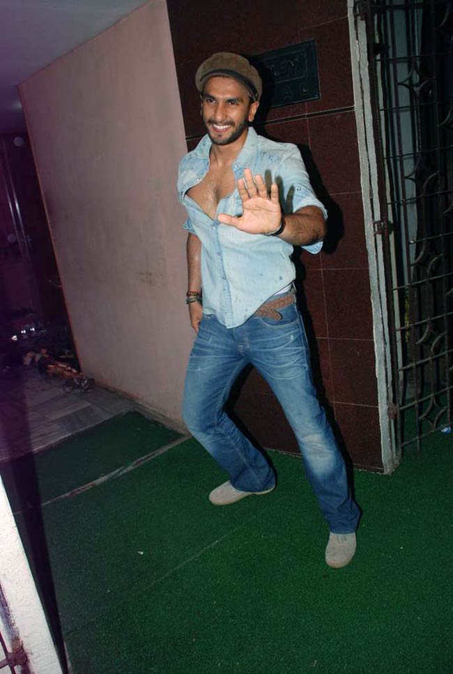 'गैंग्स ऑफ..' की स्क्रीनिंग में सितारे | कान्‍स में 'गैंग्स ऑफ़...