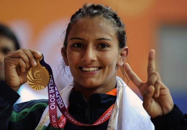 22 जून 2012: तस्वीरों में दिनभर की बड़ी खबरें | पढ़ें