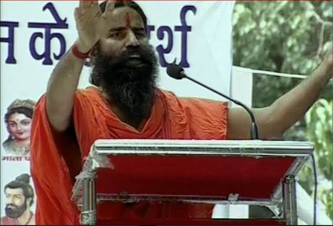 अन्‍ना-रामदेव के अनशन की तस्‍वीरें | बाबा हुए थे गिरफ्तार