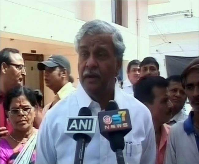 अन्‍ना-रामदेव के अनशन की तस्‍वीरें | बाबा हुए थे गिरफ्तार