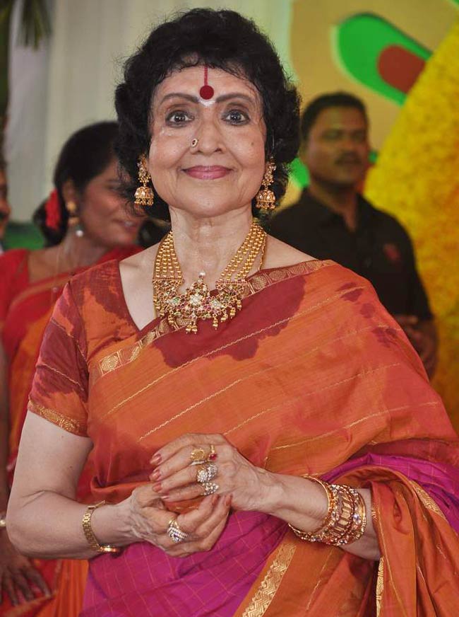 ईशा-भरत की शादी में सितारे जमीन पर  | शादी का एलबम