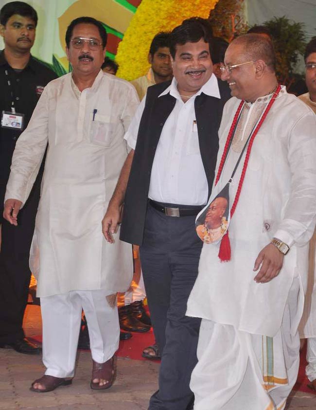 ईशा-भरत की शादी में सितारे जमीन पर  | शादी का एलबम