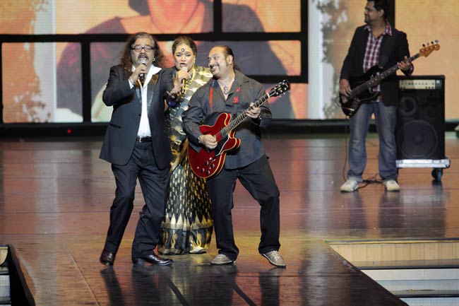 आईफा 2012 में थिरके सितारे  | सितारों की शाम