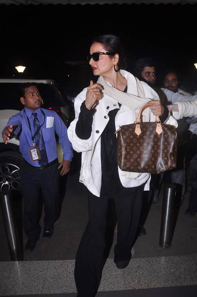 'आईफा 2012' के लिए रवाना हुए बॉलीवुड सितारे