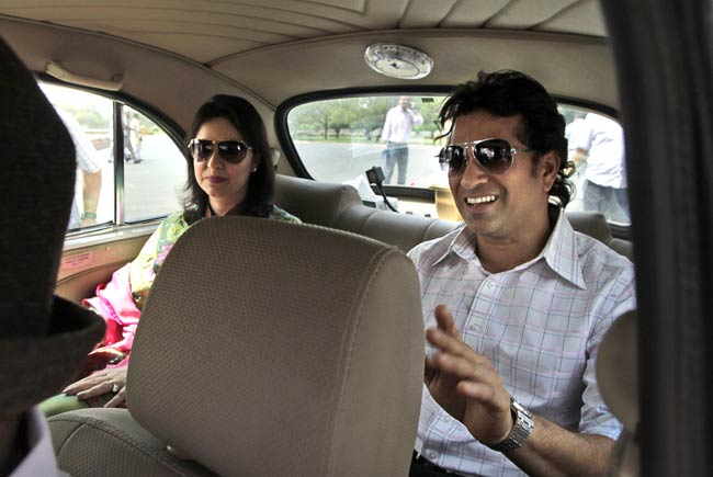 सांसद बने सचिन | सचिन के शतकों की कहानी