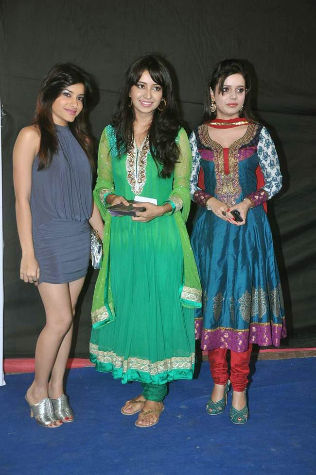 11वें इंडियन टेली अवार्ड्स की रंगीनियां....  | बॉलीवुड परियां