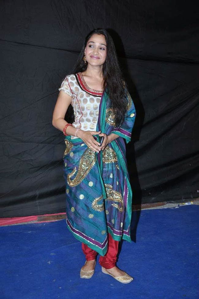 11वें इंडियन टेली अवार्ड्स की रंगीनियां....  | बॉलीवुड परियां