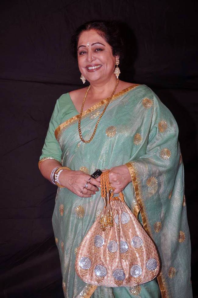 11वें इंडियन टेली अवार्ड्स की रंगीनियां....  | बॉलीवुड परियां