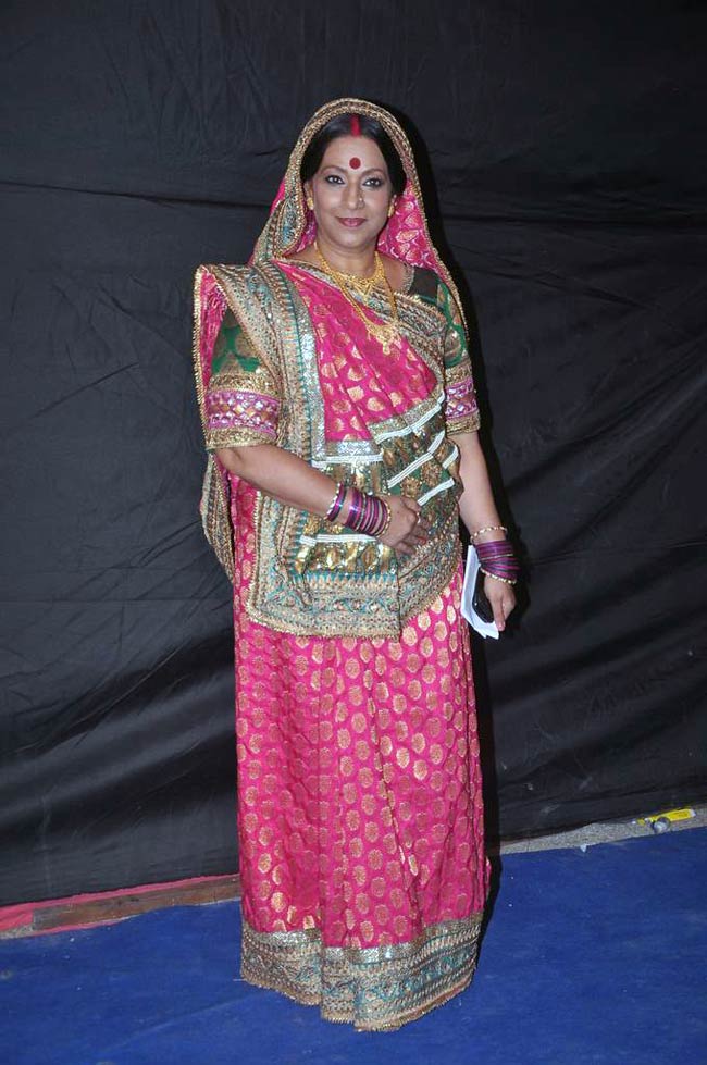 11वें इंडियन टेली अवार्ड्स की रंगीनियां....  | बॉलीवुड परियां