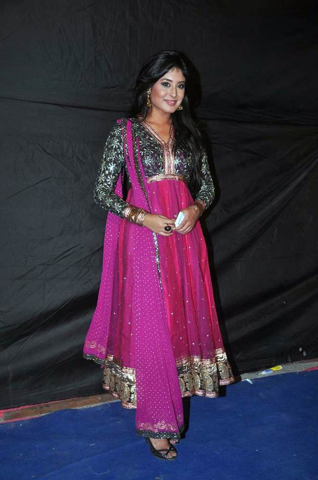 11वें इंडियन टेली अवार्ड्स की रंगीनियां....  | बॉलीवुड परियां