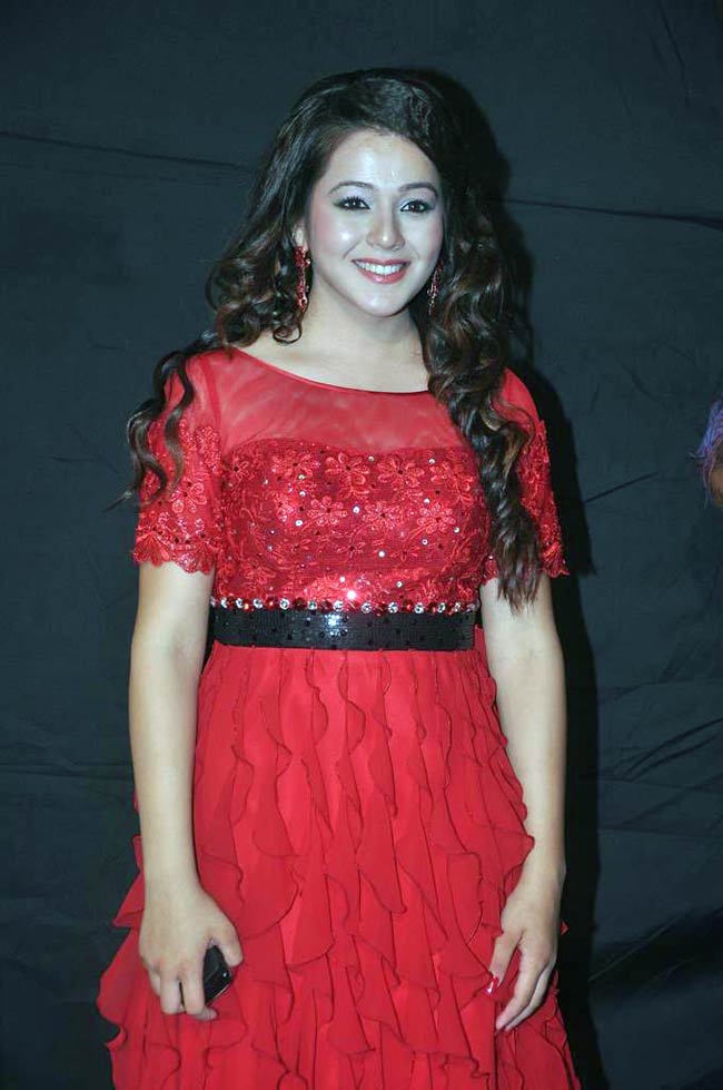 11वें इंडियन टेली अवार्ड्स की रंगीनियां....  | बॉलीवुड परियां