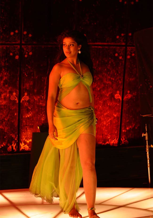 साड़ी से लेकर बिकनी तक का कमाल | दक्षिण का जलवा