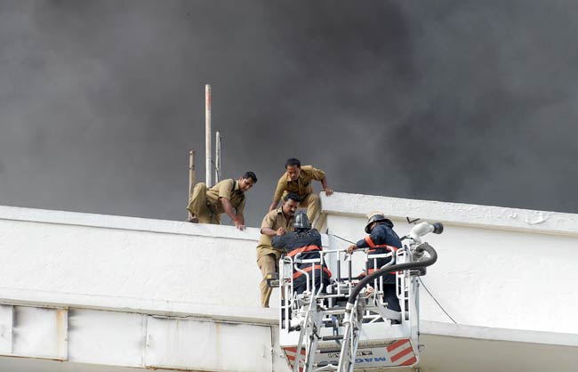 देखिए मुंबई के मंत्रालय में कैसी लगी भीषण आग