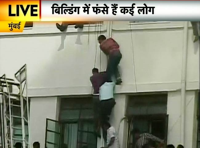 देखिए मुंबई के मंत्रालय में कैसी लगी भीषण आग