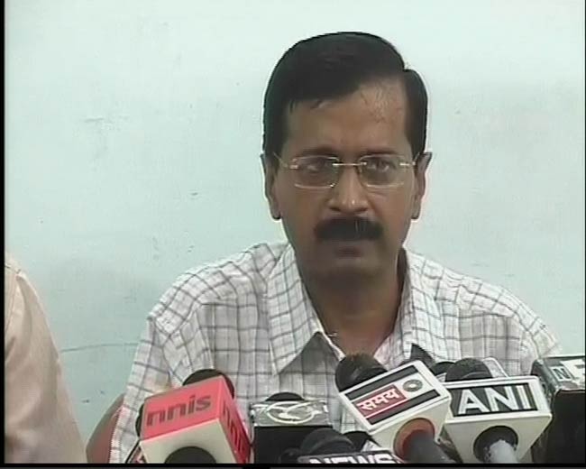 01 जून 2012: तस्‍वीरों में दिनभर की बड़ी खबरें | पढ़ें