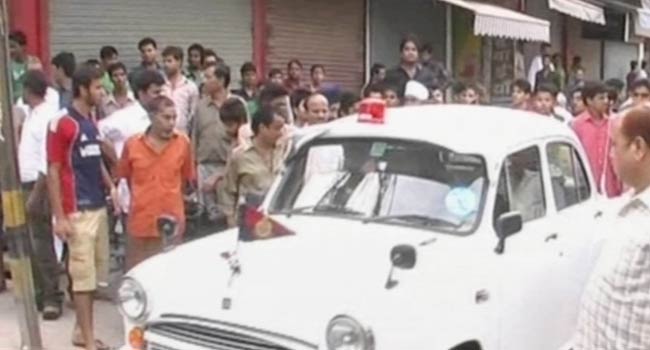 27 जून 2012: तस्‍वीरों में दिनभर की अहम खबरें | पढ़ें