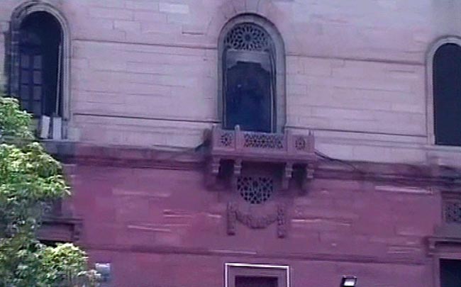 नार्थ ब्‍लॉक में गृह मंत्रालय के दफ्तर में लगी आग