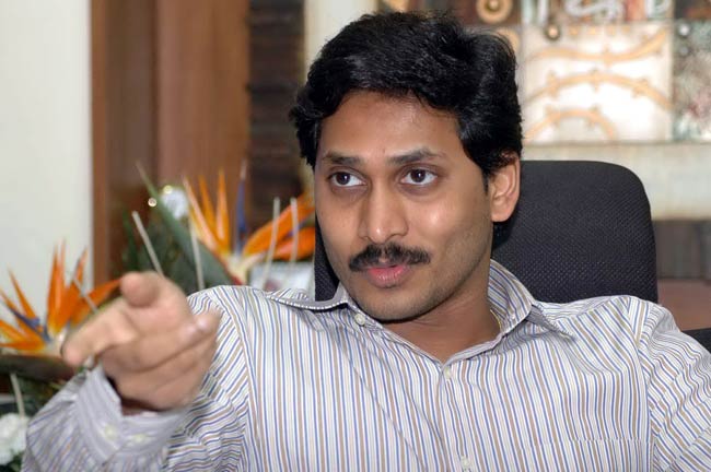 15 जून 2012: तस्‍वीरों में देखें दिनभर की अहम खबरें | पढ़ें