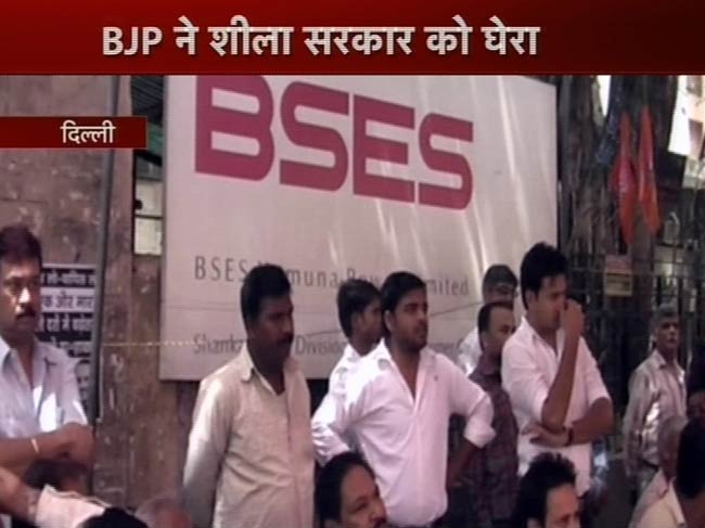 29 जून 2012: तस्‍वीरों में दिनभर की अहम खबरें | पढ़ें