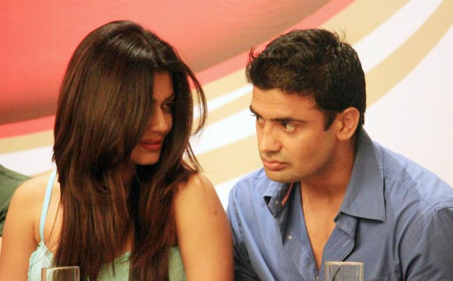 बिंदास अभिनेत्री पायल रोहतगी की शोख अदाएं... | 'Hot-Hot'