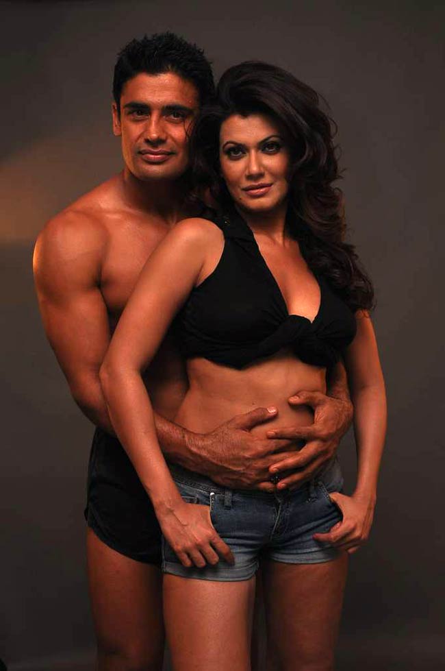 बिंदास अभिनेत्री पायल रोहतगी की शोख अदाएं... | 'Hot-Hot'