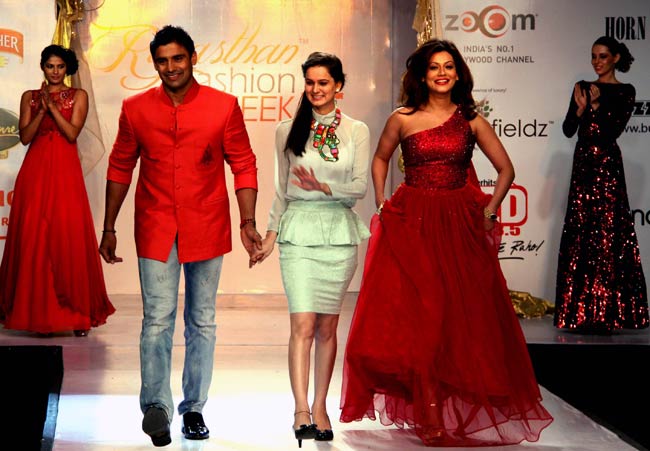 राजस्थान फैशन वीक में अक्षय-सोनाक्षी का जलवा