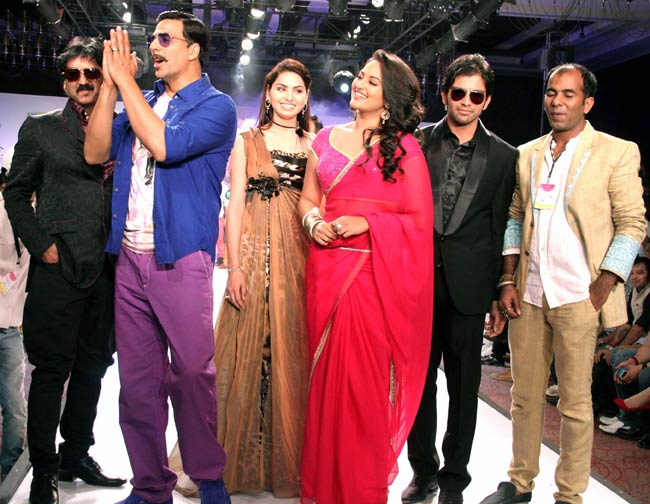 राजस्थान फैशन वीक में अक्षय-सोनाक्षी का जलवा