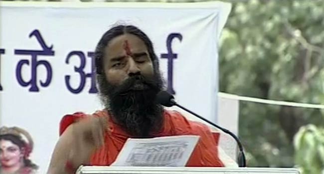 अन्‍ना-रामदेव के अनशन की तस्‍वीरें | बाबा हुए थे गिरफ्तार