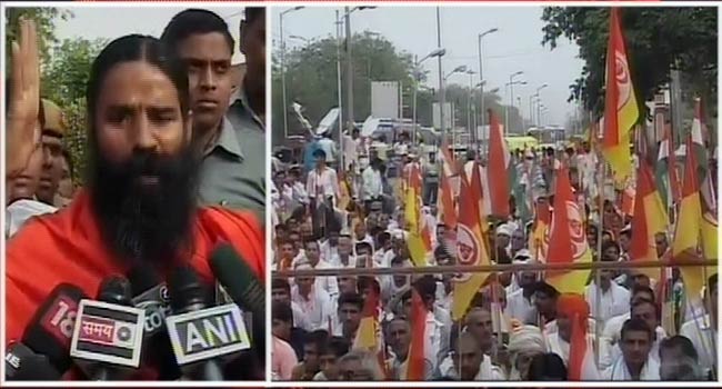 अन्‍ना-रामदेव के अनशन की तस्‍वीरें | बाबा हुए थे गिरफ्तार