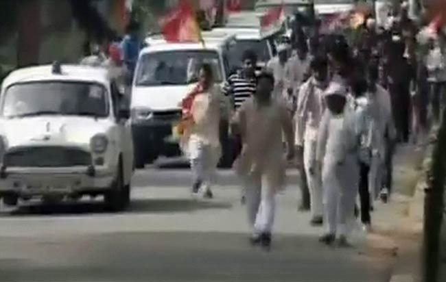 अन्‍ना-रामदेव के अनशन की तस्‍वीरें | बाबा हुए थे गिरफ्तार