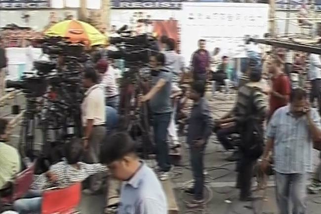 अन्‍ना-रामदेव के अनशन की तस्‍वीरें | बाबा हुए थे गिरफ्तार