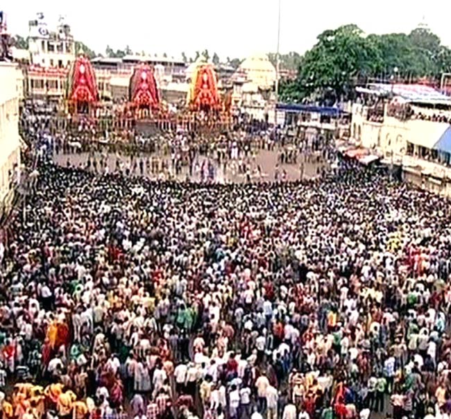 जगन्नाथ रथयात्रा पर उमड़ा श्रद्धालुओं का सैलाब