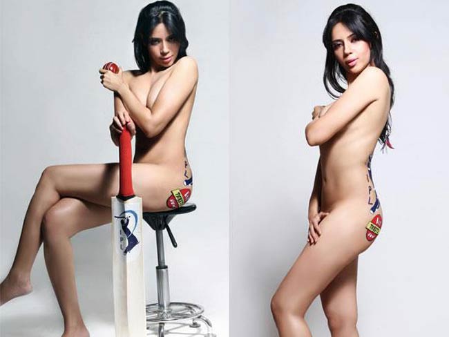 बारिश में रोजलीन खान की हॉट-हॉट मस्ती | सविता भाभी