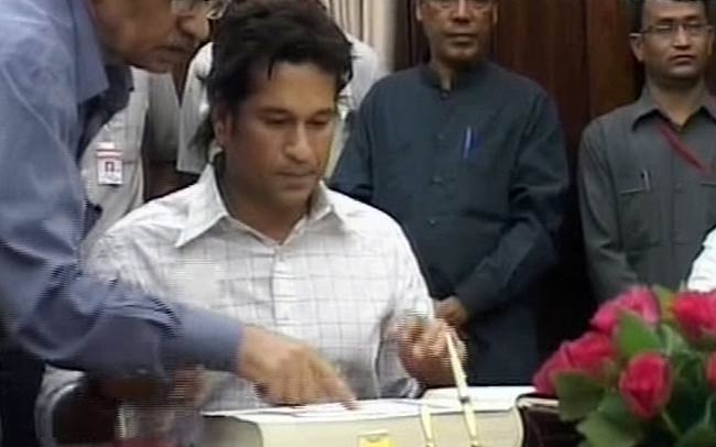 सांसद बने सचिन | सचिन के शतकों की कहानी