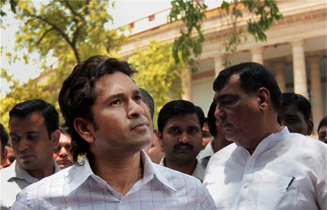 सांसद बने सचिन | सचिन के शतकों की कहानी