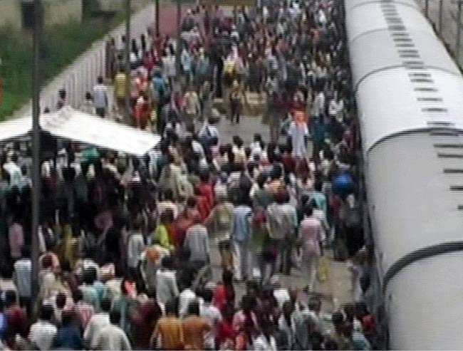 11 जून 2012: तस्‍वीरों में दिनभर की बड़ी खबरें | पढ़ें